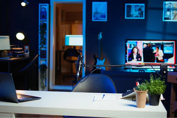 Best podcast studio in Abu Dhabi for professional audio services.