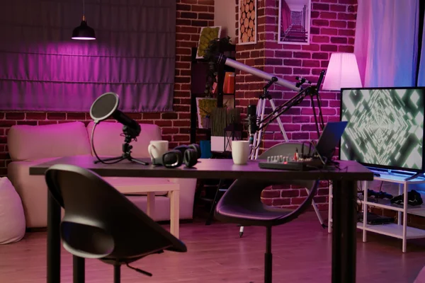 What we offer as the best podcast studio in Abu Dhabi.