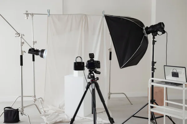 Capturing Moments with the Best Photographer in Abu Dhabi